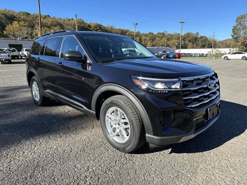 New 2026 Ford Explorer Active image 3