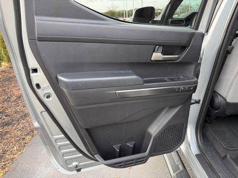 Used 2024 Toyota Tacoma TRD Sport image 32