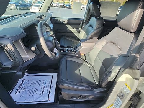 New 2025 Ford Bronco Outer Banks w/ Black Appearance Package image 15