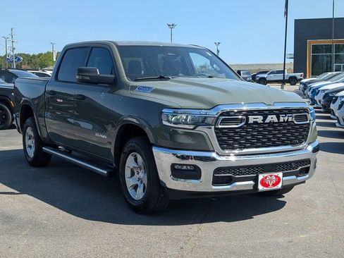 New 2026 RAM 1500 4x4 Crew Cab image 2