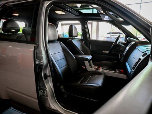 Used 2011 Ford Escape XLT w/ 203A Rapid Spec Order Code AWD/4WD image 25
