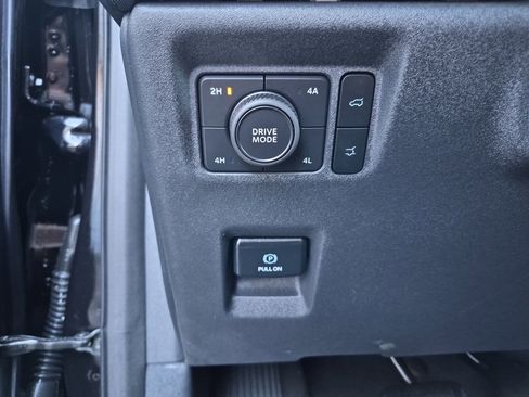 Used 2025 Ford Expedition Active image 23