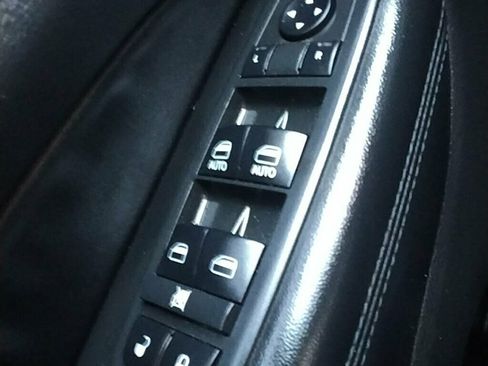 Used 2018 Jeep Grand Cherokee Limited image 31