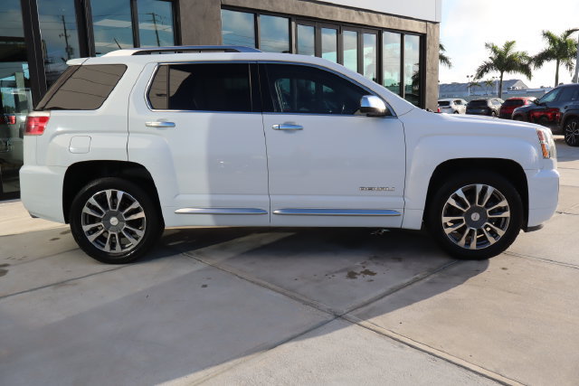 Used 2016 GMC Terrain Denali FWD image 2