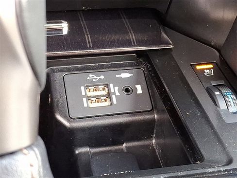 Used 2022 Lexus GX 460 Premium w/ Premium Package image 18