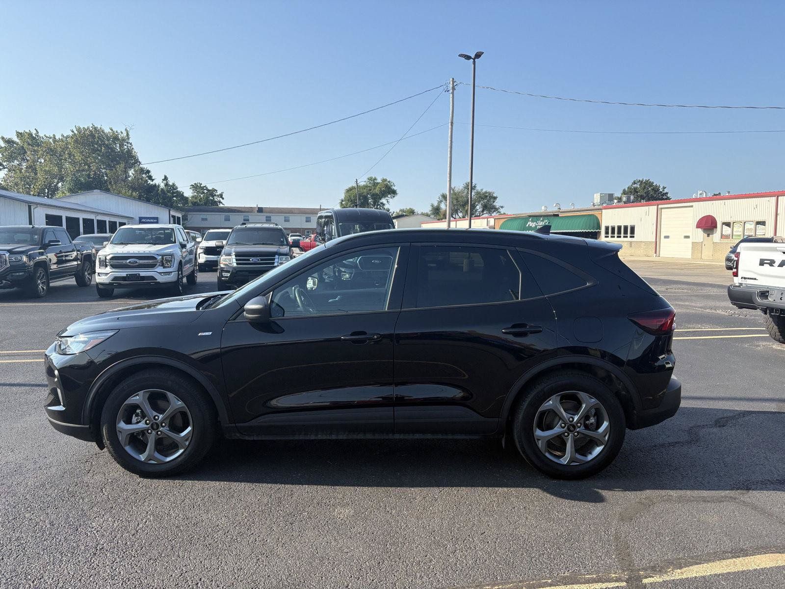 Used 2025 Ford Escape ST-Line FWD image 19