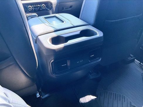 Used 2022 Chevrolet Silverado 1500 LT Trail Boss w/ LT Trail Boss Premium Package AWD/4WD image 28