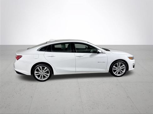 Used 2022 Chevrolet Malibu LT FWD image 5