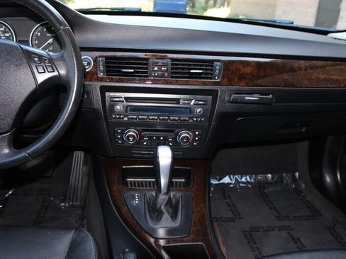 Used 2011 BMW 328i xDrive Sedan AWD/4WD image 14