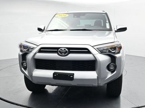 Used 2024 Toyota 4Runner SR5 AWD/4WD image 3