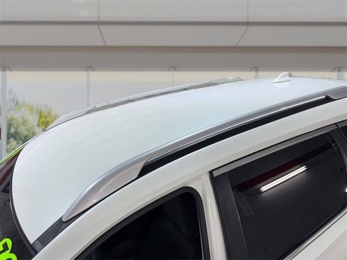 Used 2018 Nissan Rogue SV AWD/4WD image 11