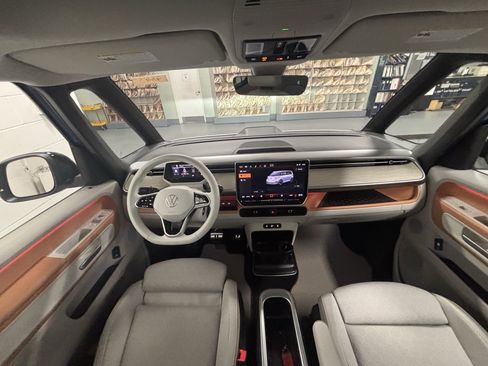 New 2025 Volkswagen ID. Buzz 1st Edition image 15