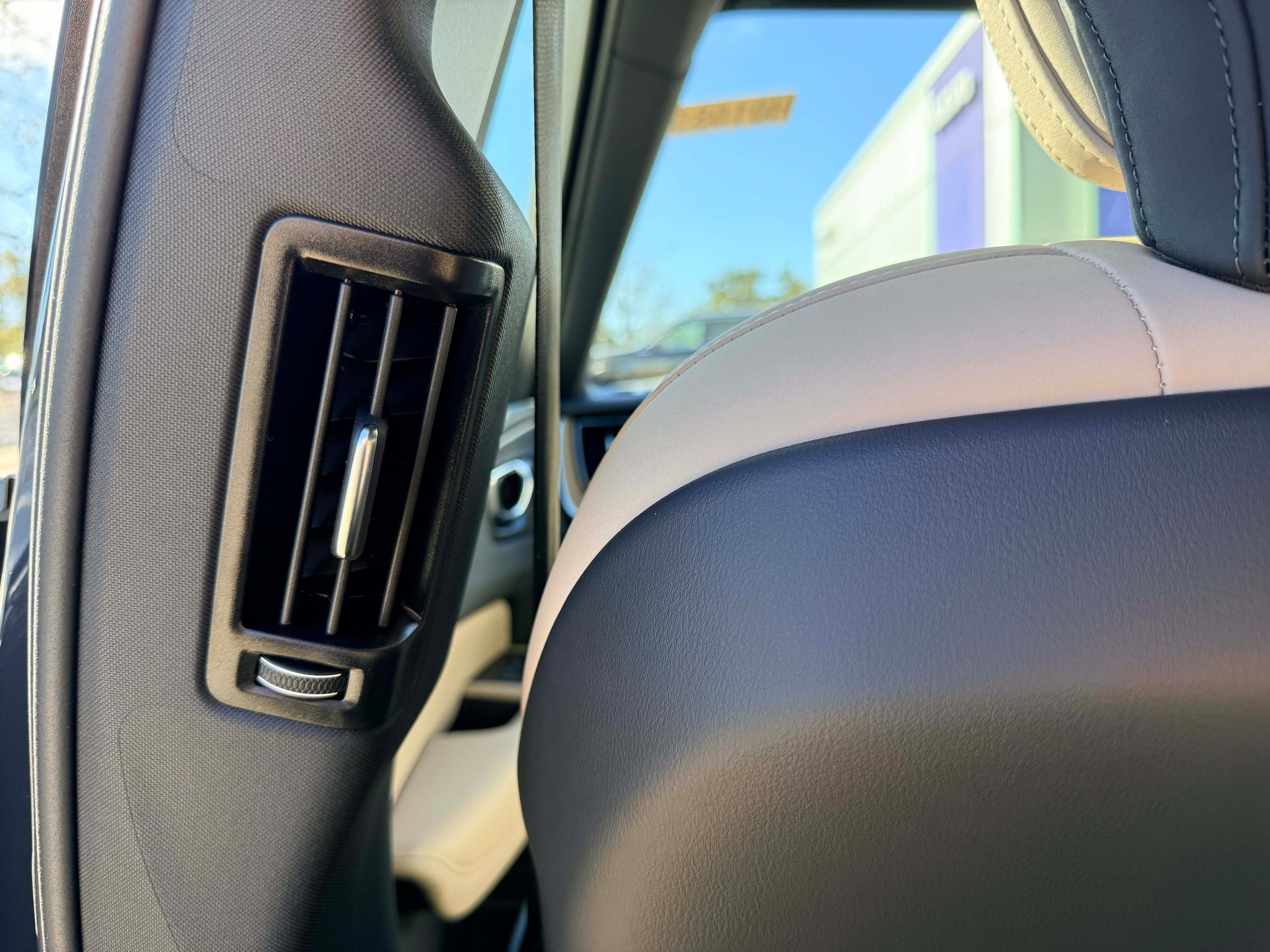 Used 2026 Volvo XC60 B5 Plus w/ Protection Package Premier AWD/4WD image 15