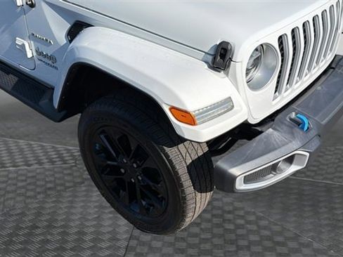 Used 2022 Jeep Wrangler Unlimited Sahara w/ Cold Weather Group image 10