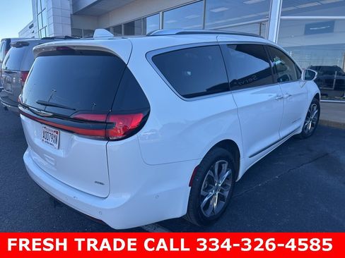 Used 2021 Chrysler Pacifica Pinnacle image 6
