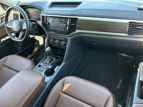 Used 2023 Volkswagen Atlas SE w/ Panoramic Sunroof Package FWD image 10
