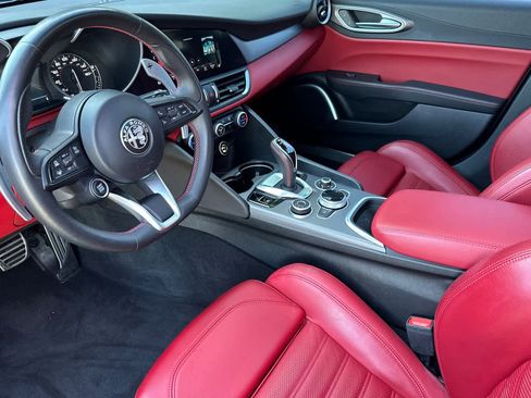 Used 2021 Alfa Romeo Giulia Ti Sport RWD image 9