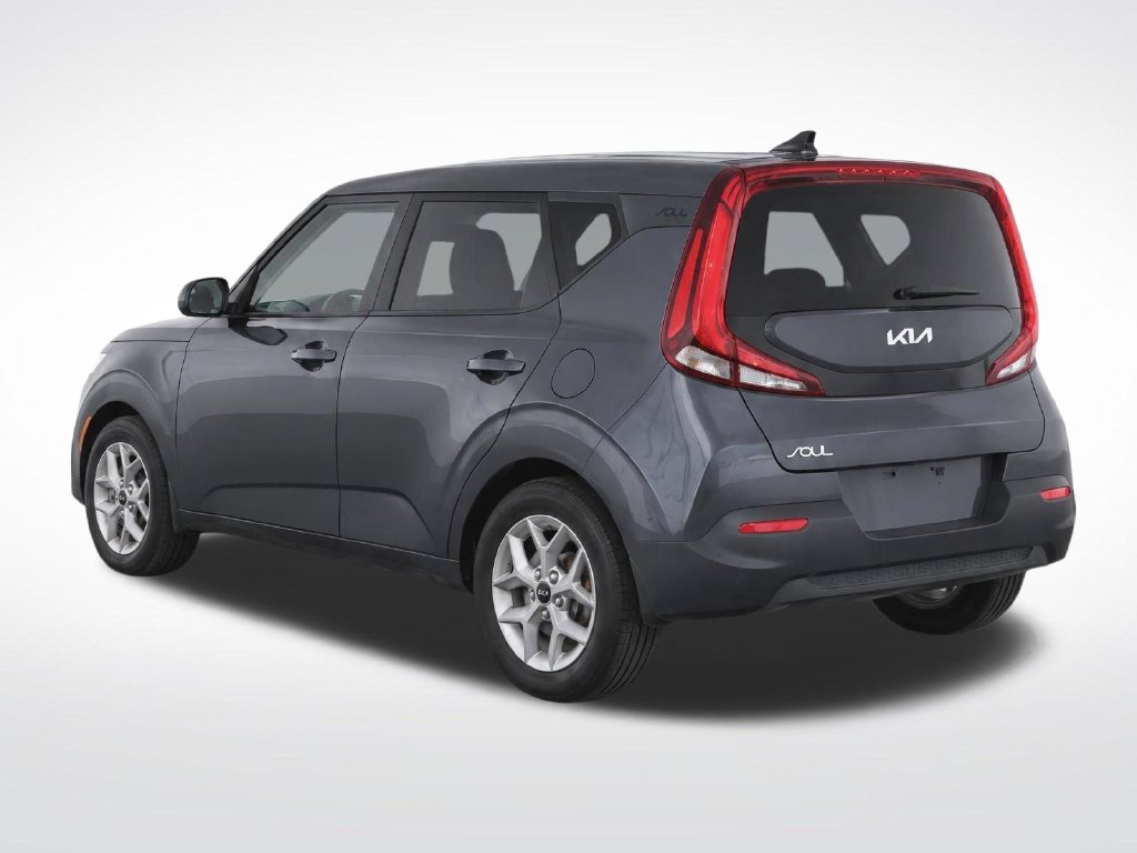 Used 2022 Kia Soul LX w/ Technology Package FWD image 4