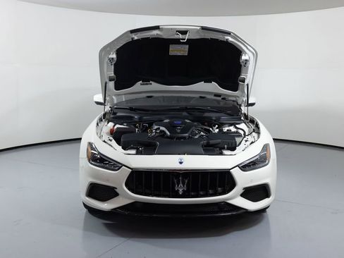 Used 2023 Maserati Ghibli Modena RWD image 14