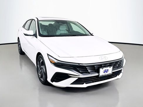 New 2026 Hyundai Elantra Limited image 3