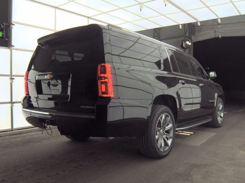 Used 2019 Chevrolet Suburban Premier image 4