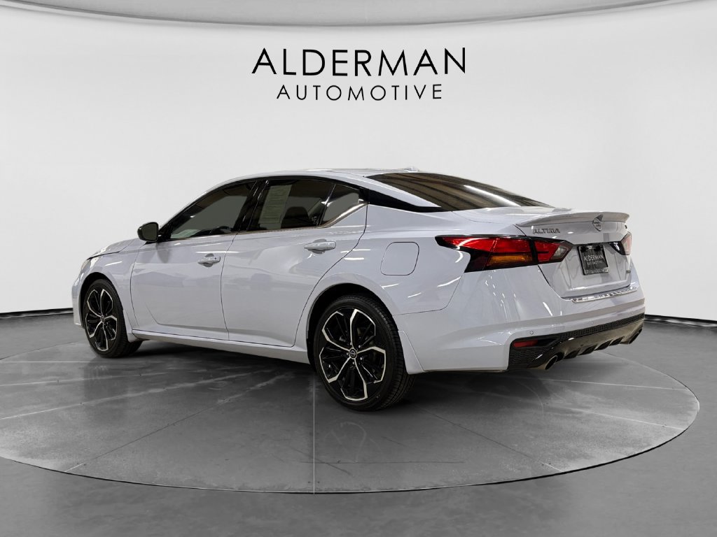 Used 2023 Nissan Altima 2.5 SR w/ SR Premium Package AWD/4WD image 3