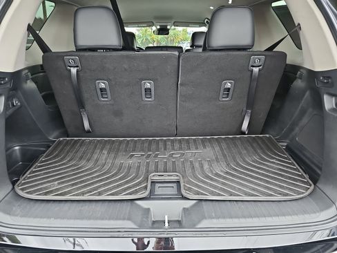 Used 2025 Honda Pilot EX-L image 13