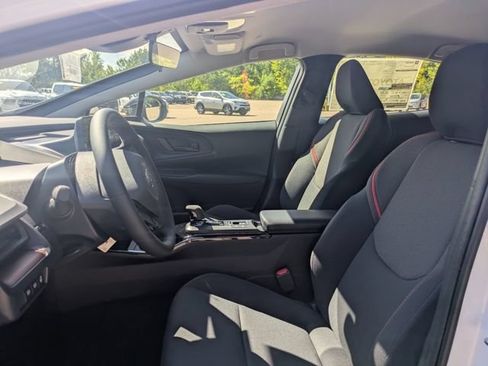 New 2027 Toyota Prius Plug-In Hybrid FWD image 19