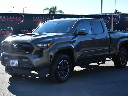 Used 2024 Toyota Tacoma TRD Sport image 3