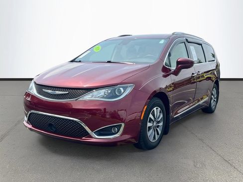 Used 2020 Chrysler Pacifica Touring-L Plus w/ Advanced Safetytec Group FWD image 3