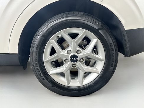 Used 2022 Kia Soul LX w/ Technology Package image 11