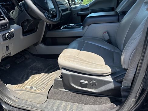 Used 2019 Ford F250 XLT w/ XLT Premium Package AWD/4WD image 13