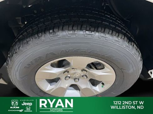 New 2026 RAM 1500 Big Horn AWD/4WD image 18
