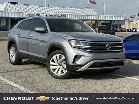 Used 2021 Volkswagen Atlas Cross Sport SE image 1