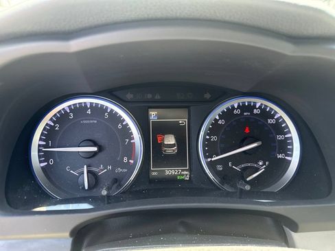 Used 2018 Toyota Highlander XLE w/ Carpet Mat Package (TMS) FWD image 6