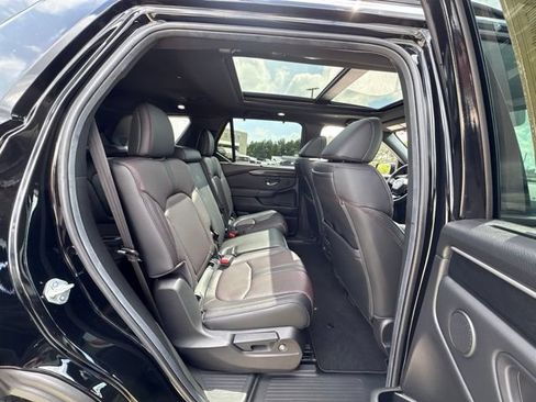 Used 2025 Honda Pilot Black Edition image 23