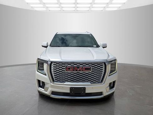 Used 2023 GMC Yukon XL Denali AWD/4WD image 3