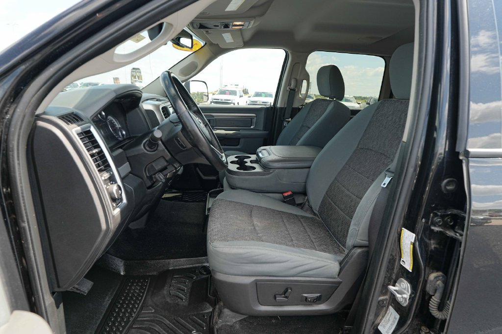 Used 2016 RAM 3500 Big Horn AWD/4WD image 14