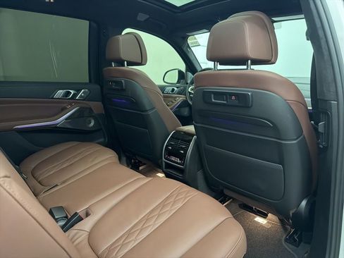 Used 2021 BMW X7 M50i image 29