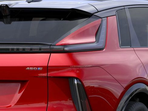 New 2025 Cadillac Lyriq Sport image 11