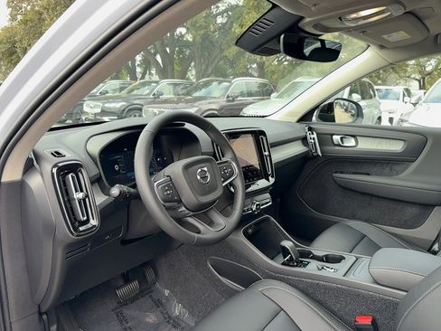 New 2026 Volvo XC40 B5 Core image 11