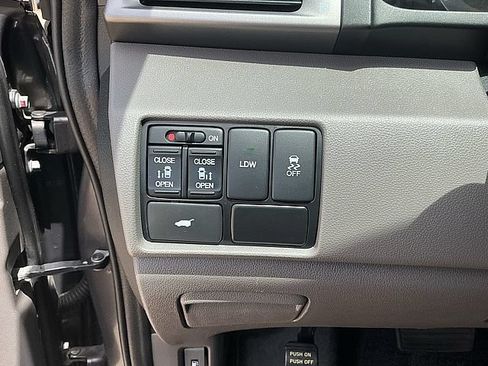 Used 2016 Honda Odyssey EX-L image 18