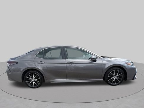 Used 2024 Toyota Camry SE FWD image 7