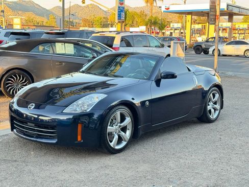 Used 2007 Nissan 350Z Touring RWD image 7