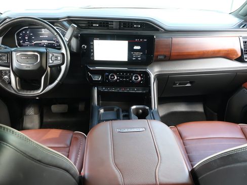 Used 2024 GMC Sierra 3500 Denali Ultimate AWD/4WD image 20