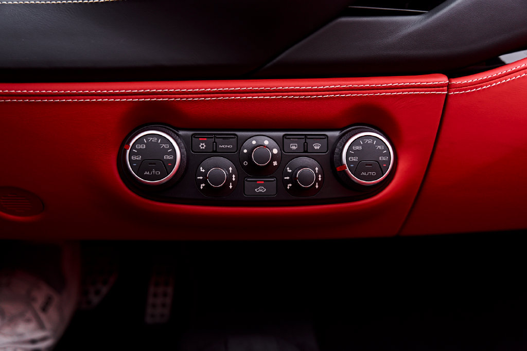 Used 2018 Ferrari 488 Spider RWD image 79