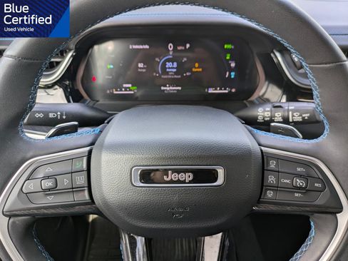 Used 2022 Jeep Grand Cherokee Trailhawk AWD/4WD image 32