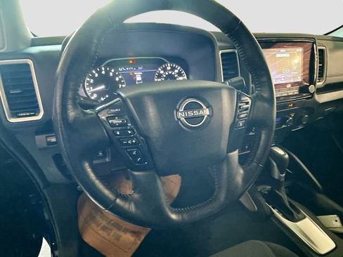 Used 2023 Nissan Frontier SV w/ SV Convenience Package image 12