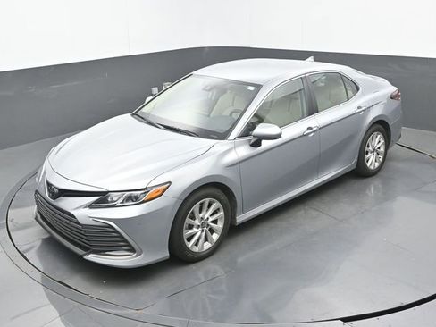 Used 2023 Toyota Camry LE FWD image 16