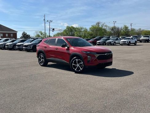 New 2026 Chevrolet Trax RS FWD image 2